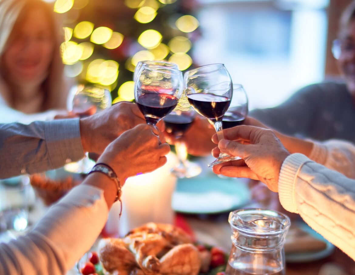 How to Throw a Dinner Party at Home, Like The French