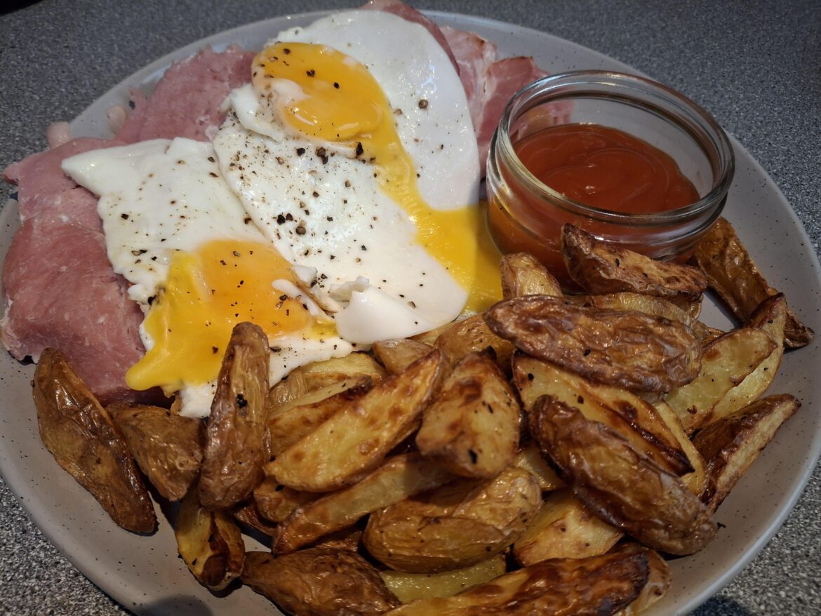 Simple gammon, egg and homemade chips