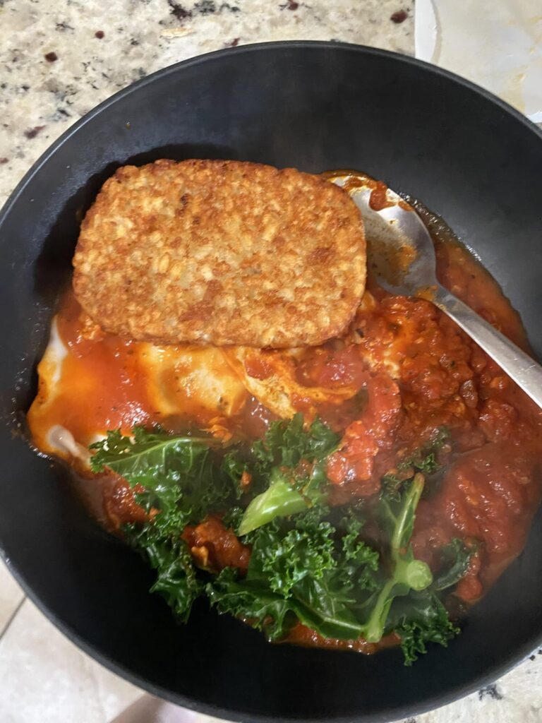 Easy shakshouka with hashbrown (388 cals!)