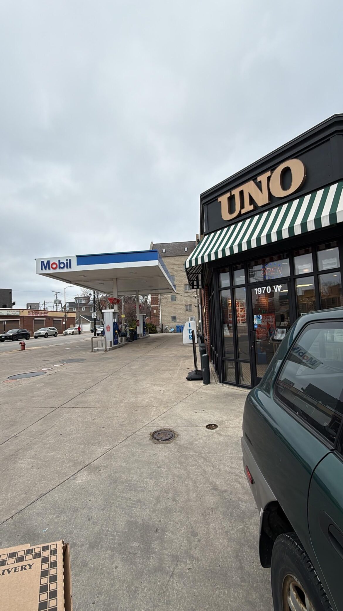 I went to the Pizzeria UNO in a gas station AMA