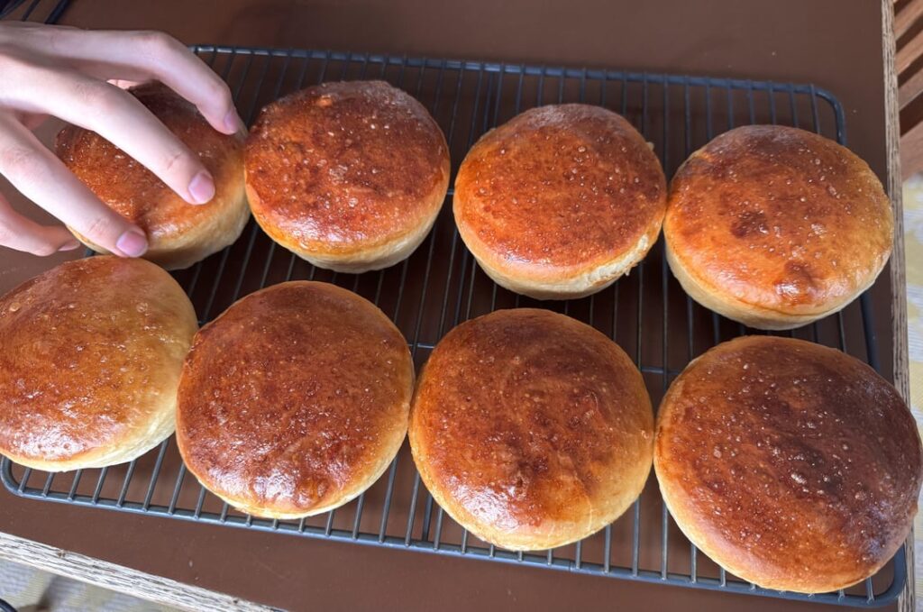 I like big buns and I cannot lie