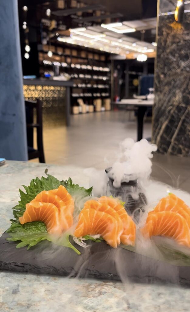 If we talk about sashimi… salmon or tuna?