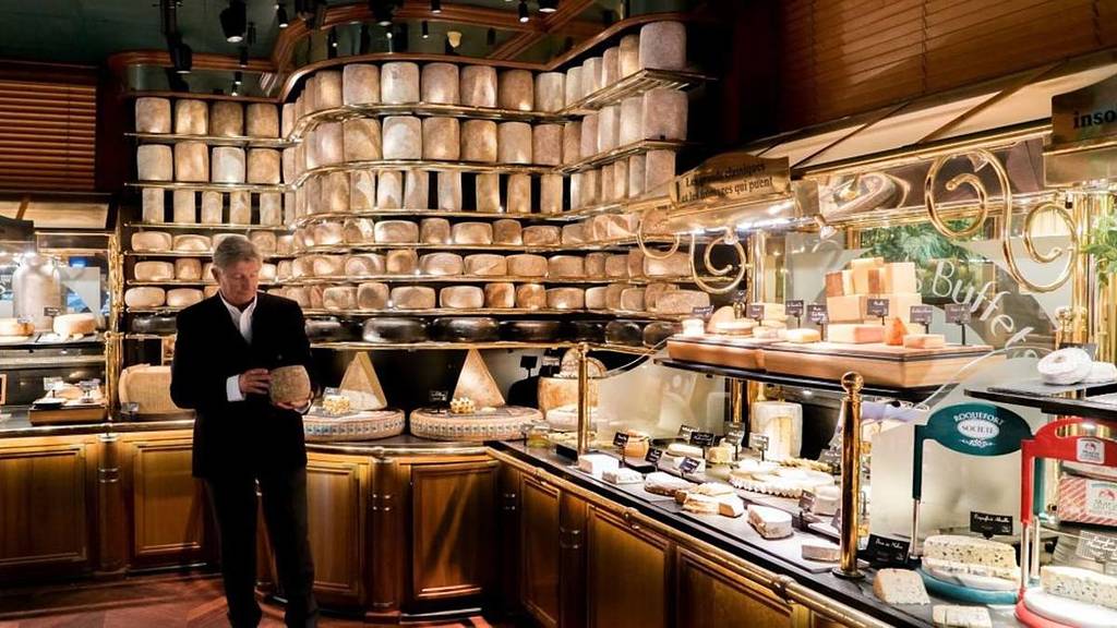 plus grand plateau de fromages du monde dans un restaurant français