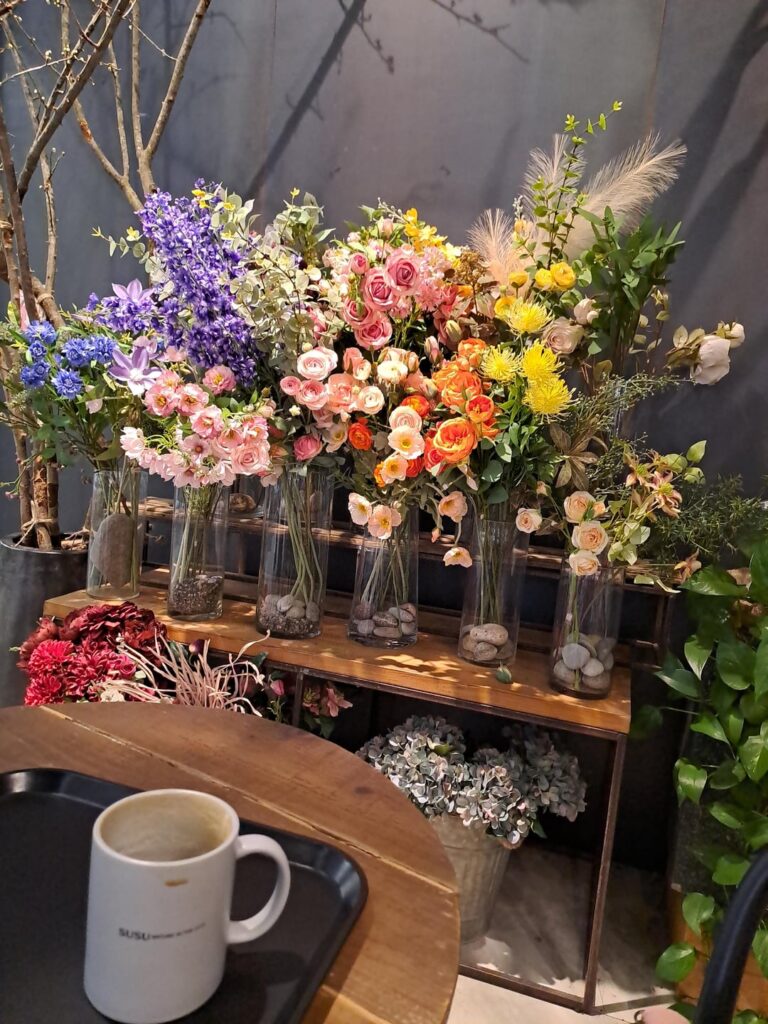 A flowershop-like cafe in Korea