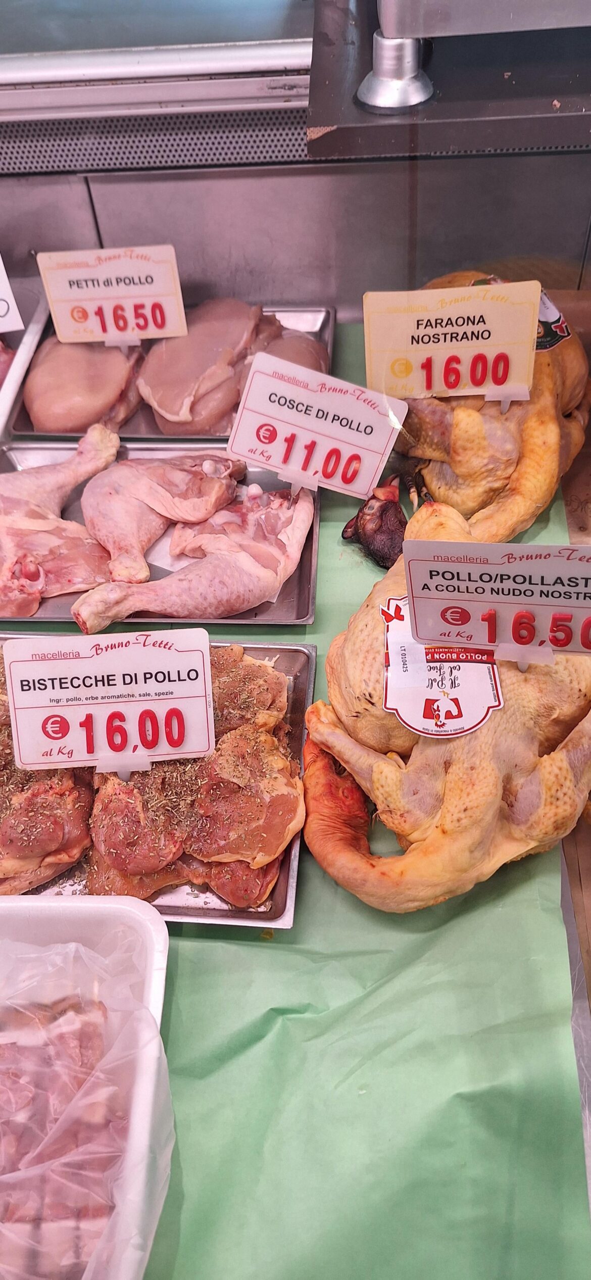 Is this chicken dried? Dried aged? What is this colour?