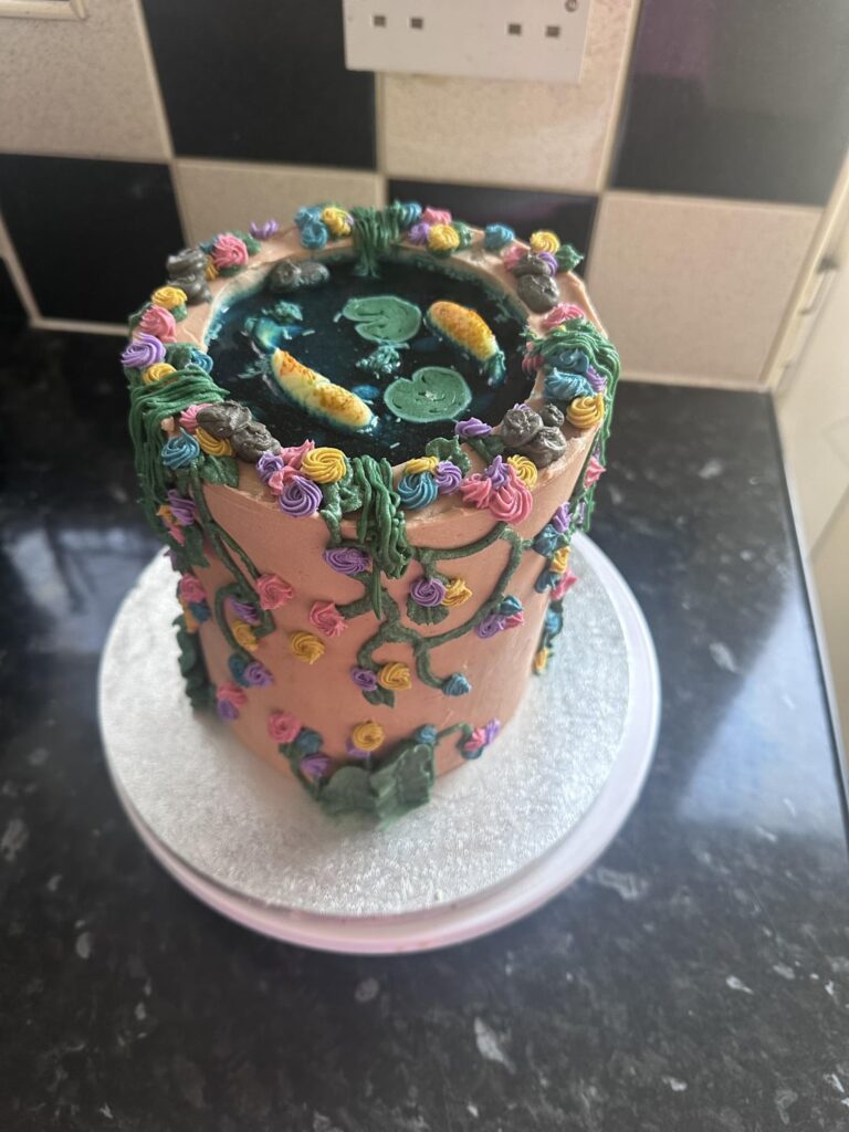 first attempt at a tall cake, i failed with the jello😭