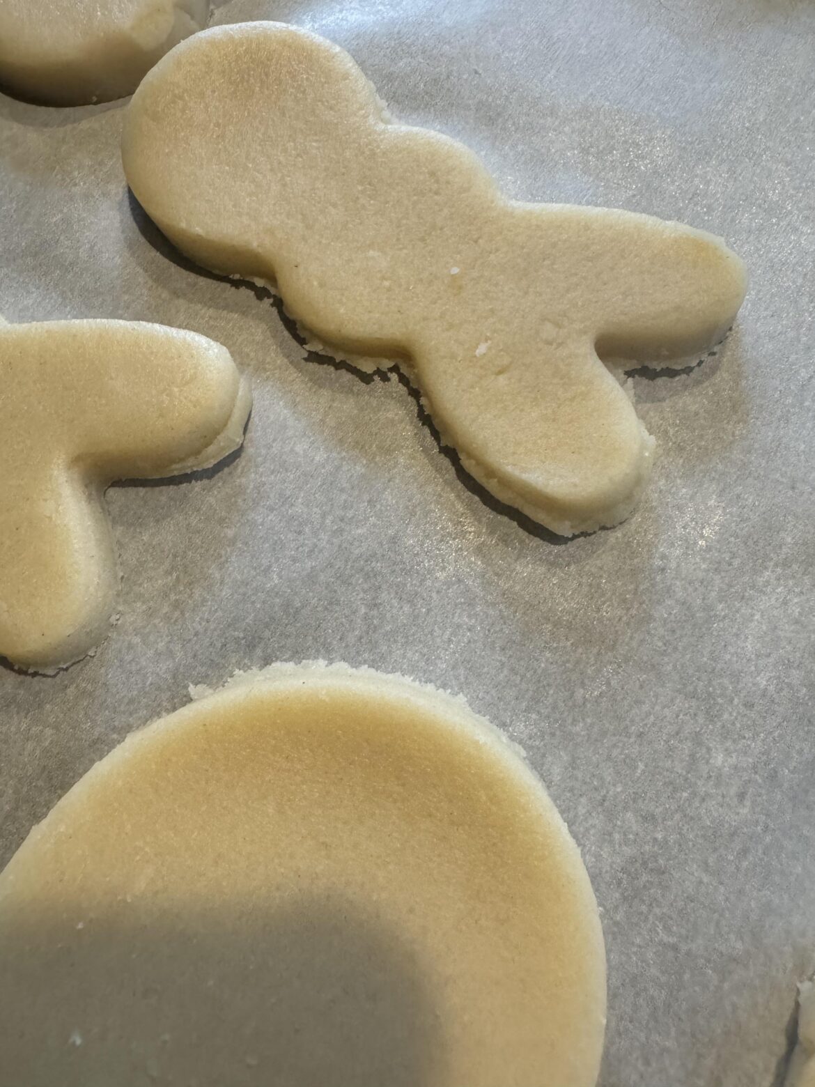 How are you sugar cookies so smooth around the edges?