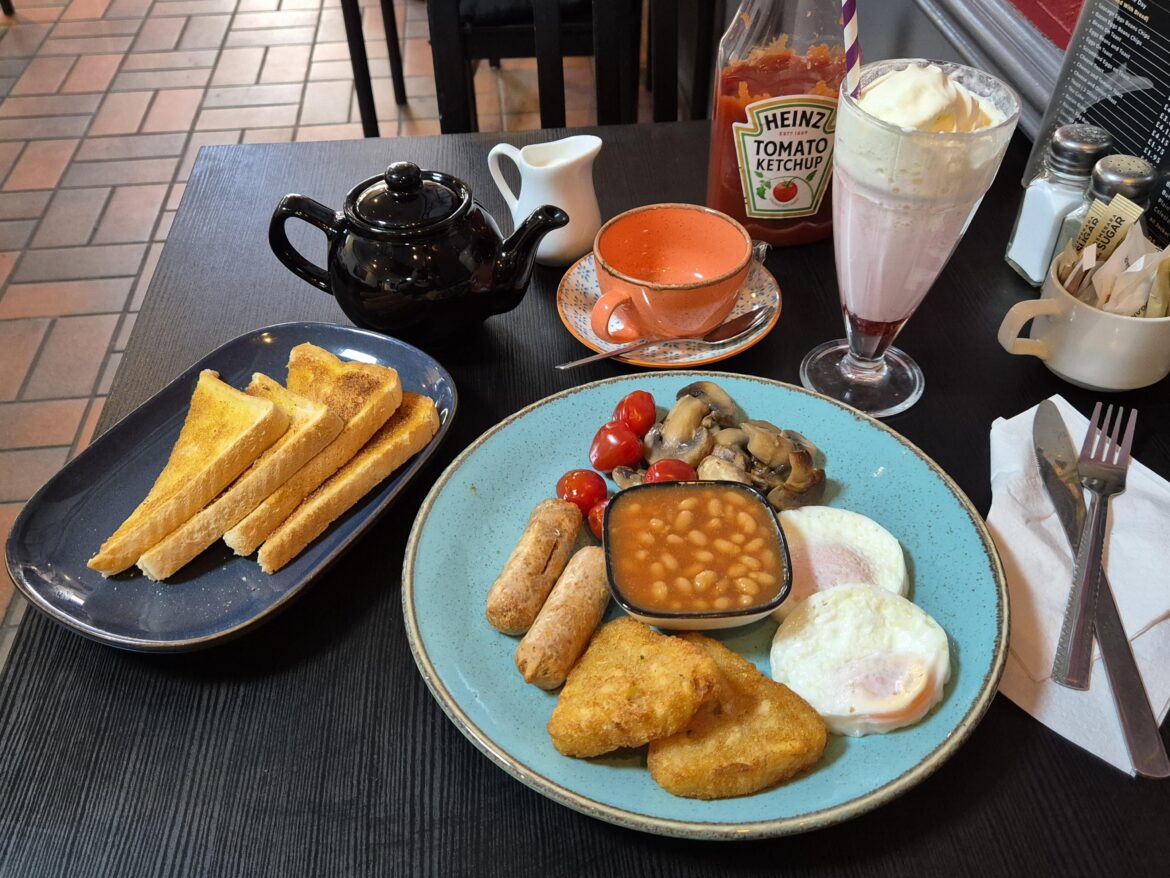 National Milk Bar, Ellesmere Port. Vegetarian breakfast with tea and milkshake.