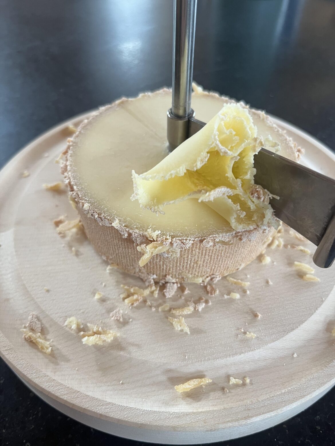 What kinds of cheese can I use with a girolle?