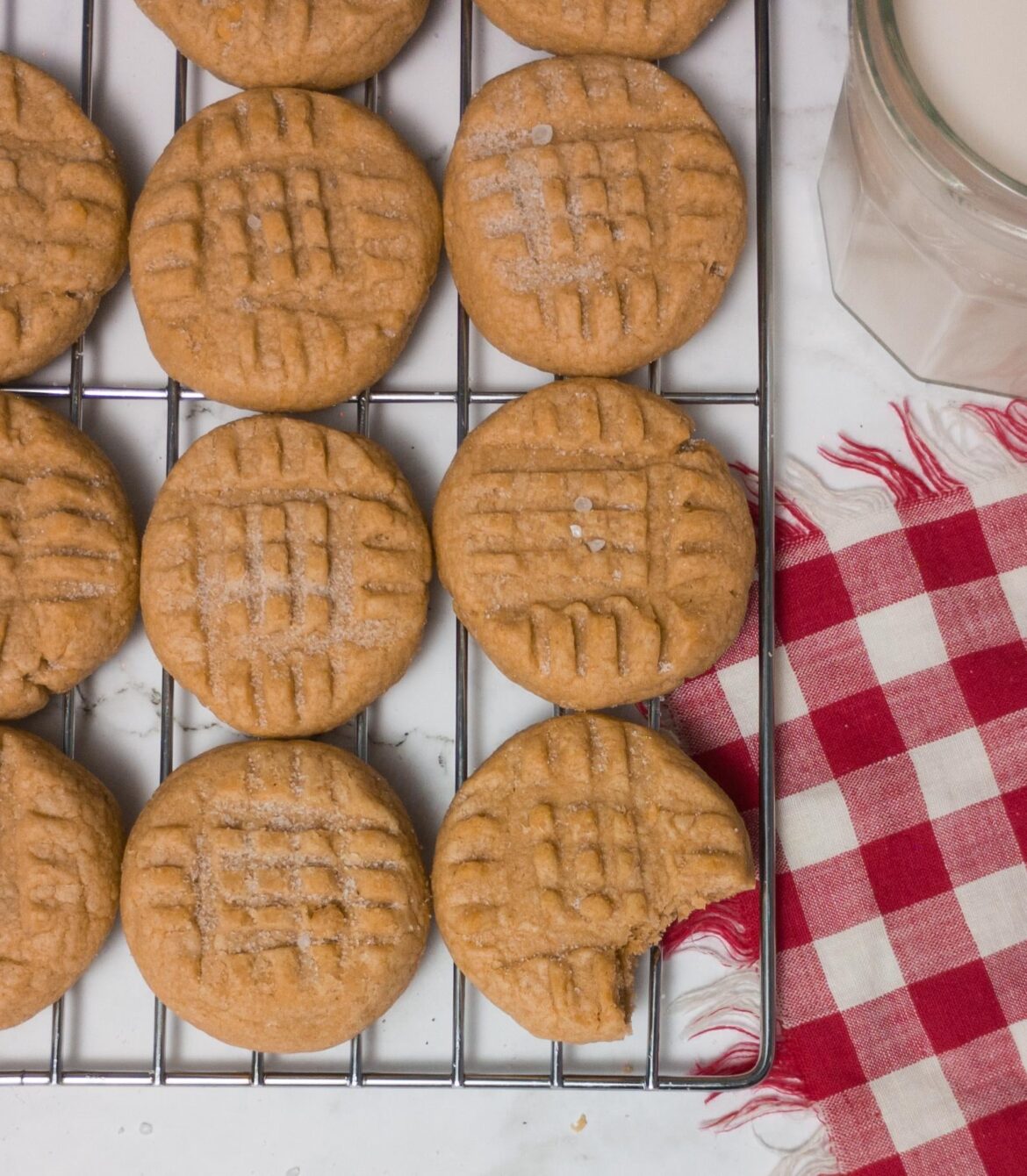 This time I baked peanut butter cookies 🍪🥜😋