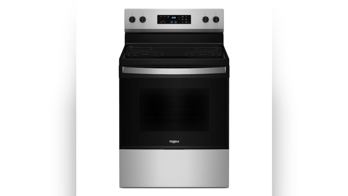 This oven comes with a no preheat mode for faster cooking. 