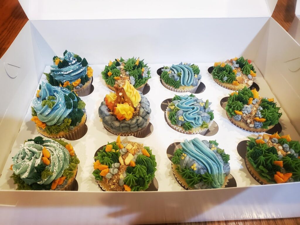 Mountain-themed cupcakes for a friend