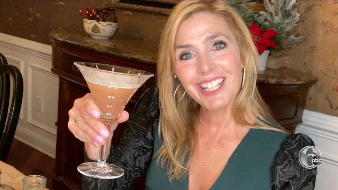 Karen Rogers shakes things up for New Year’s Eve with her recipe for a French Martini Karen Rogers shakes things up for New Year's Eve with her recipe for a French Martini