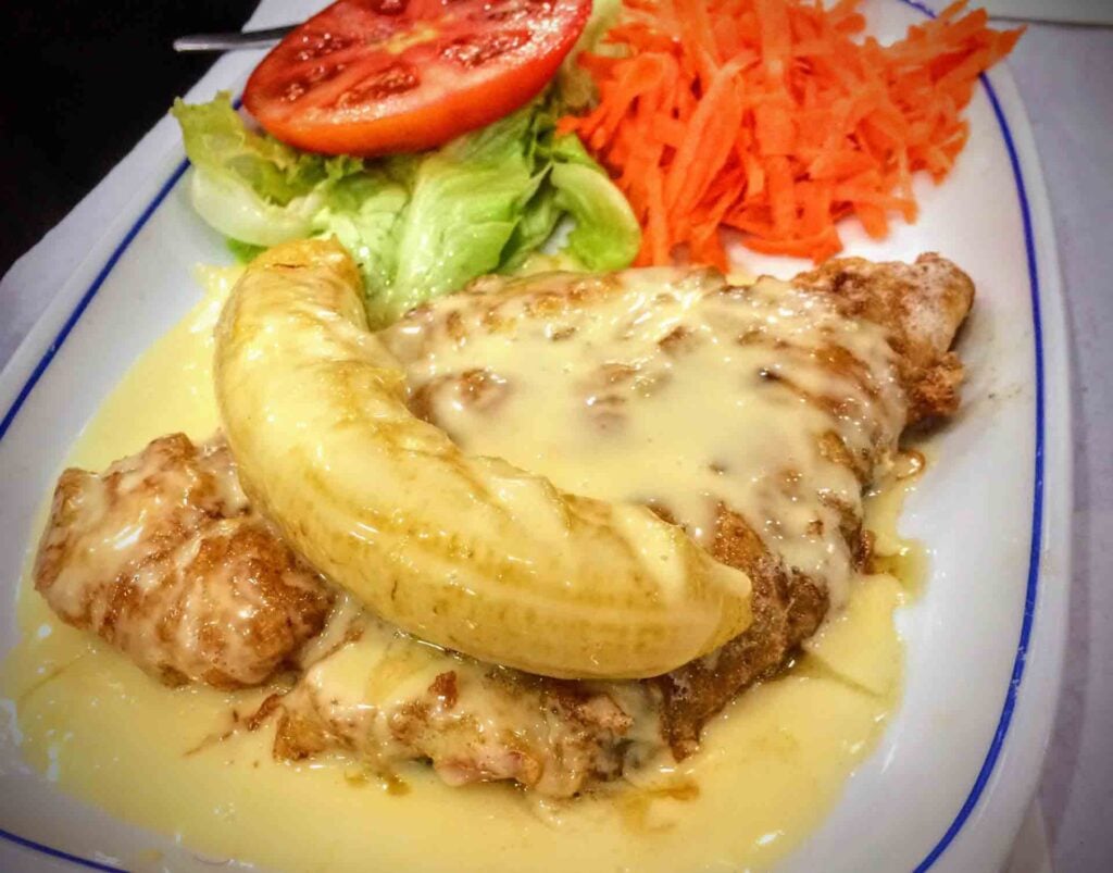 peixe espada com banana