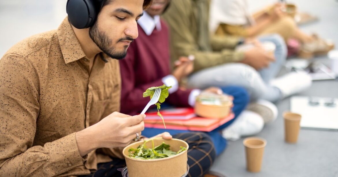 Universities Can Save $650,000 a Year by Serving Up More Plant-Based Meals, New Report Finds Universities Can Save $650,000 a Year by Serving Up More Plant-Based Meals, New Report Finds