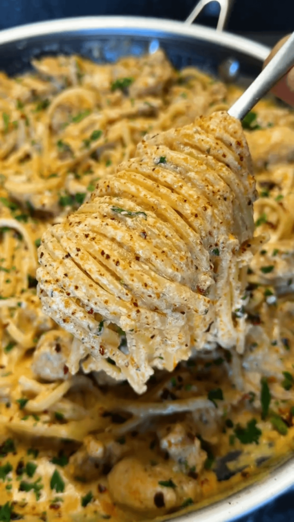 Creamy white sauce pasta