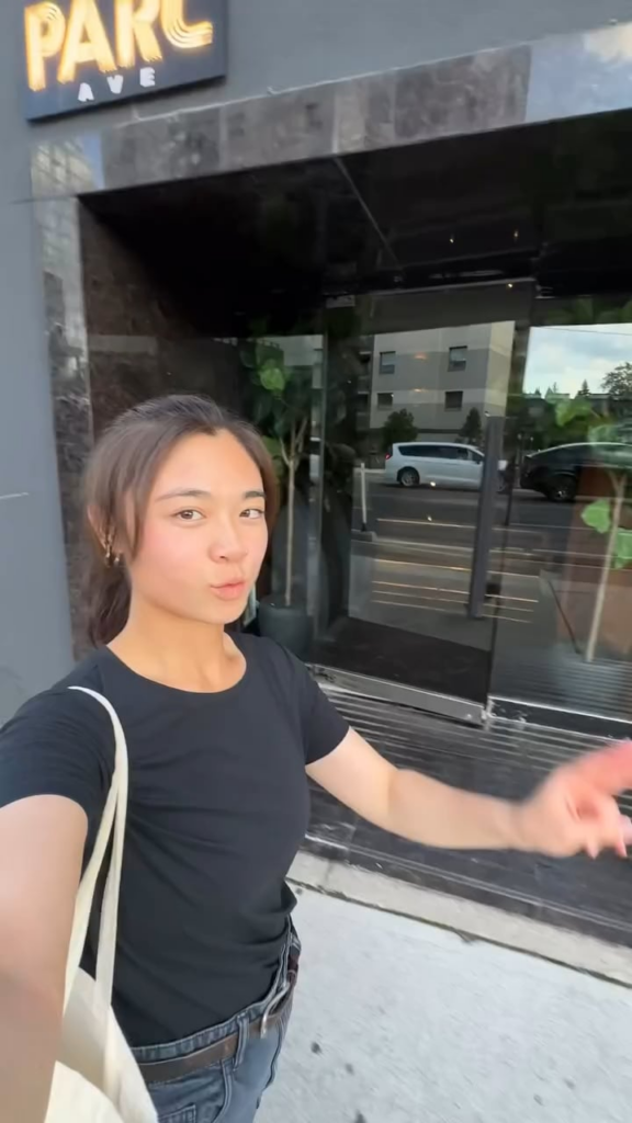 Influencer tells followers to stage for fun/free cooking class