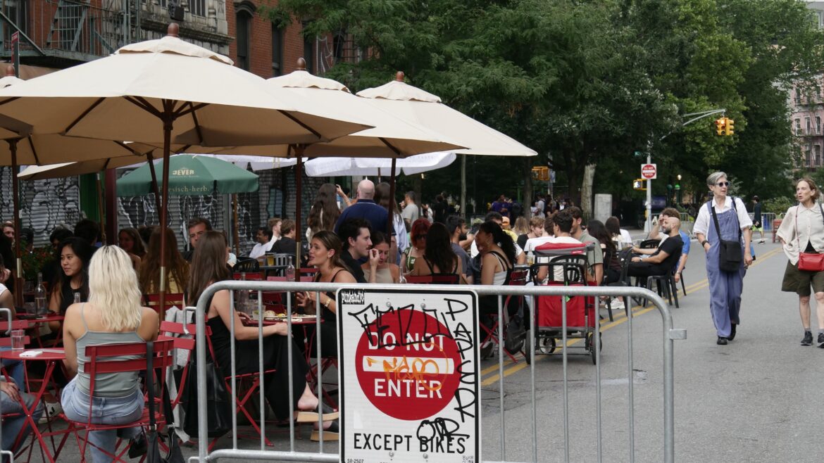 Bottoms Up! State Liquor Bigs OK Booze for Outdoor Dining After All - Streetsblog New York City