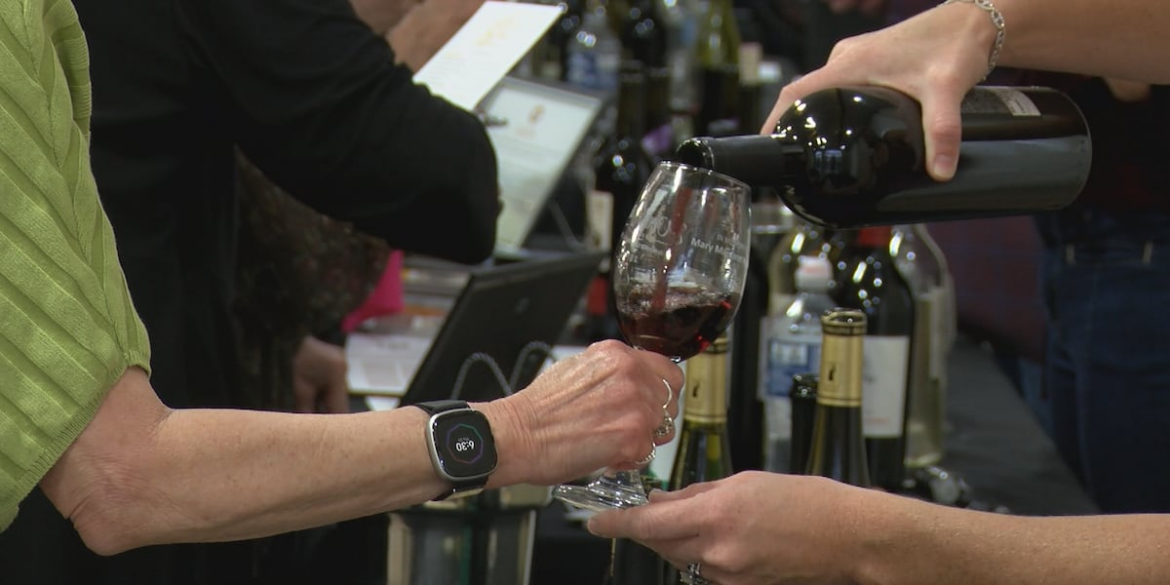 Community shows support of Alzheimer’s Assocation at annual Wine and Roses event