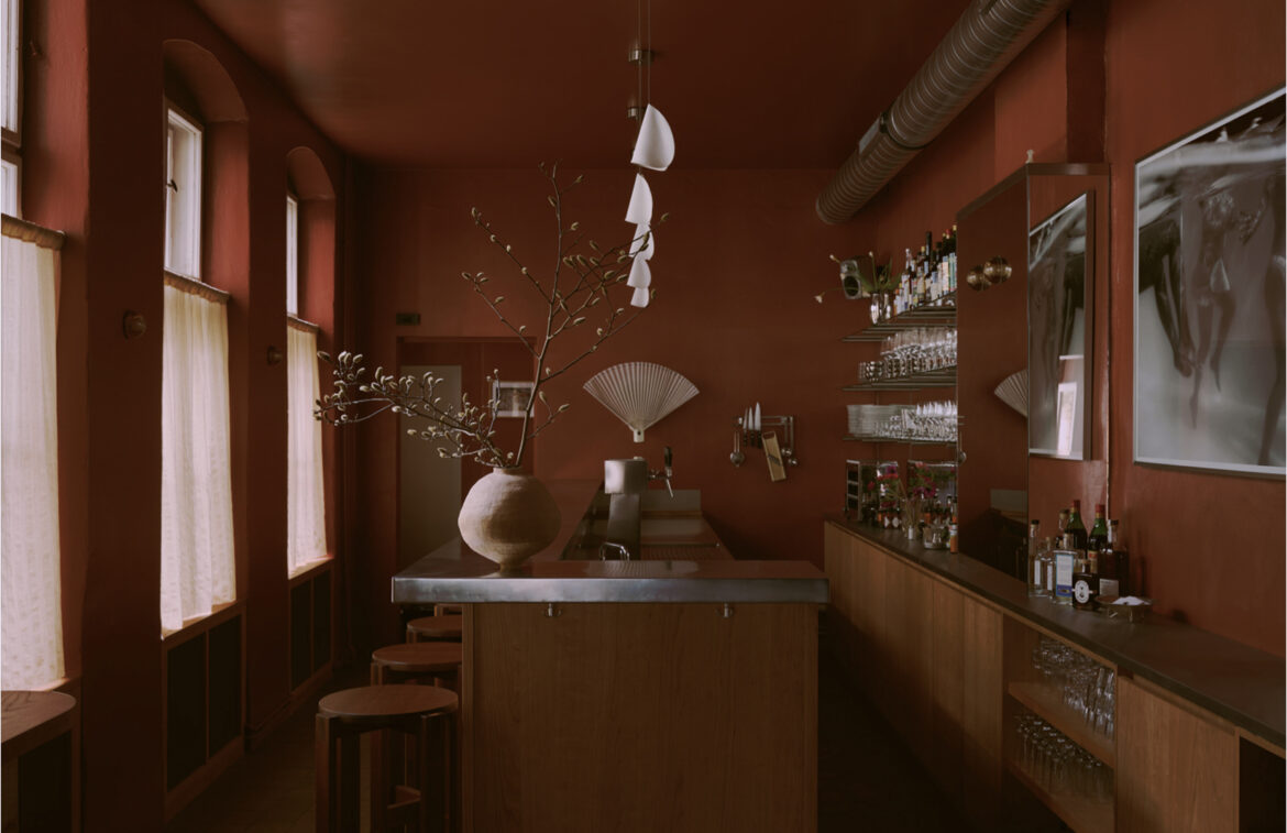 Berlin’s newest wine bar Pluto makes you feel at home