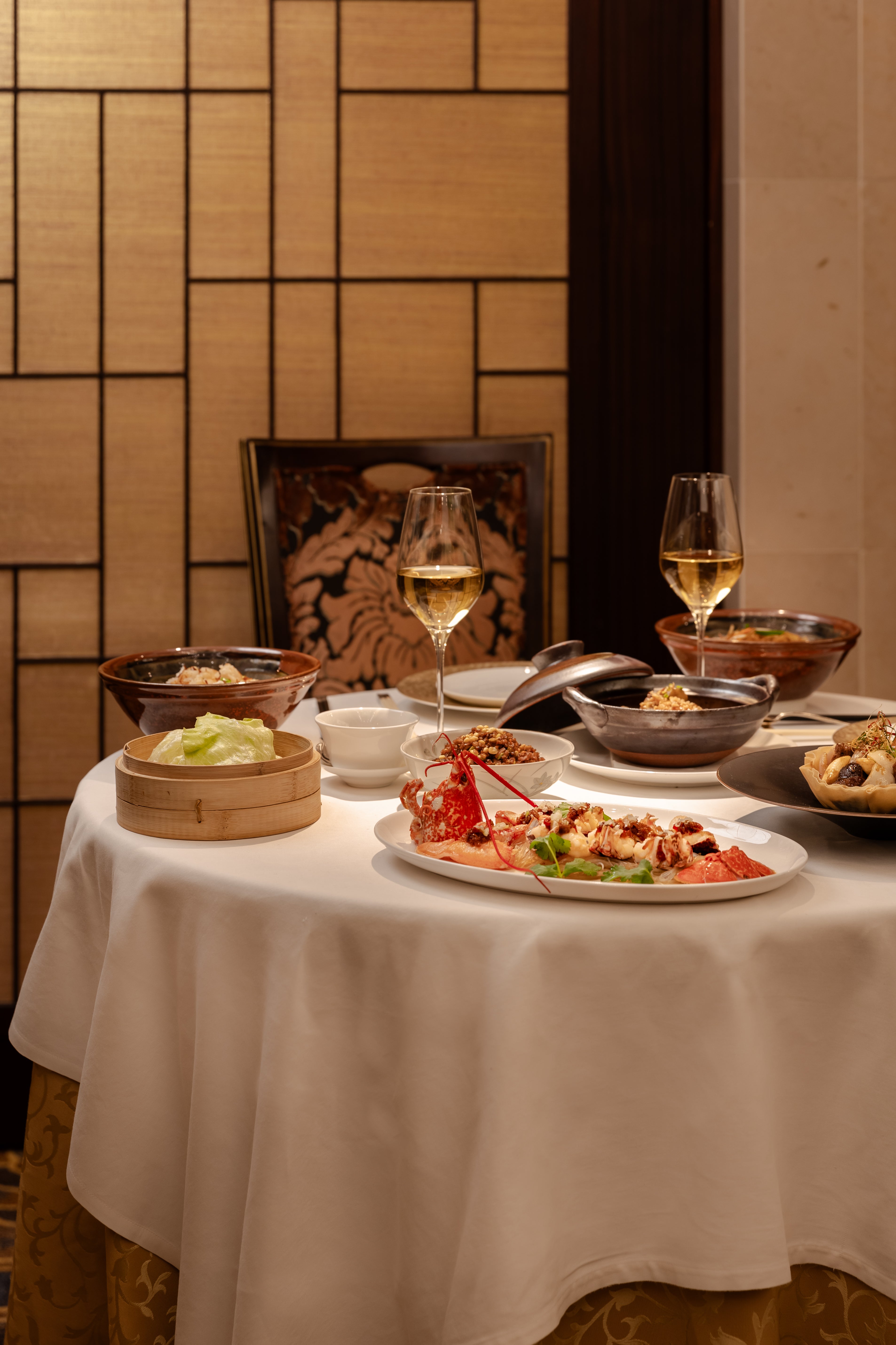 It’s white tablecloth service at Shang Palace