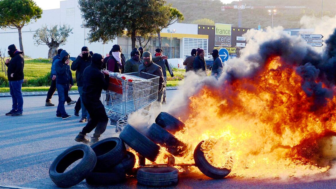 French Winemakers Cap Peaceful Protest by Smashing Bottles, Setting Fires