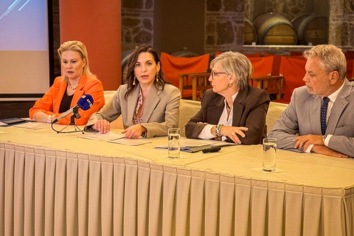 Tourism Ministry’s Secretary General Vassia Koutsoukou, Minister of Tourism, Olga Kefalogianni, Wine Tourism Council President Mary Triantafyllopoulou and GNTO Vice President Konstantinos Zikos. Photo source: Tourism Ministry