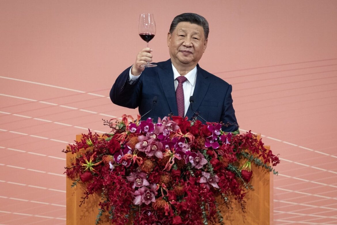 What did Xi Jinping drink in Macau?