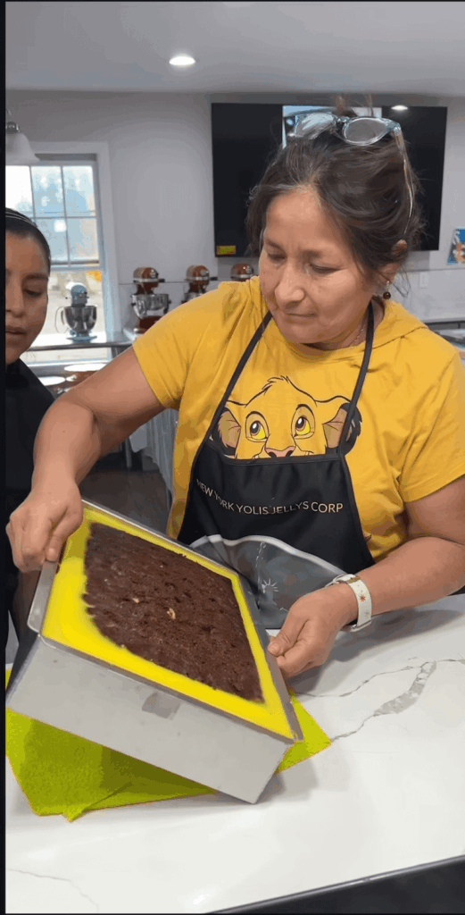 Does anyone know anyplace or even just a person in the LA who can make jellos like this? They’re so beautiful.