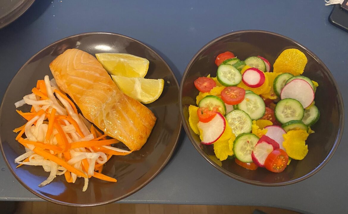 Shiozake, kohaku namasu, and a side salad