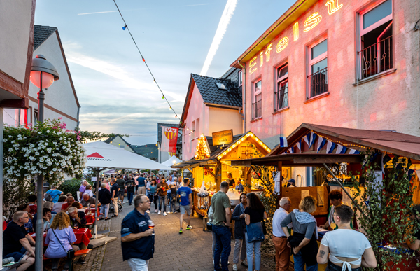 at the Bachem wine festival. photo: Dominik Ketz