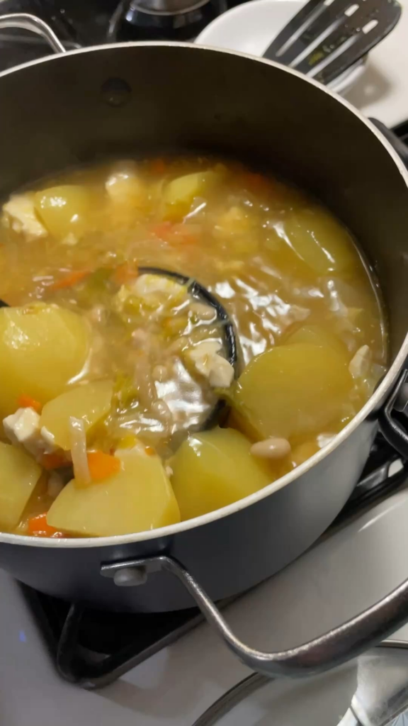 Best soup (potato leek) I have ever tasted ~130 calories per cup, dairy free, super rich and thick