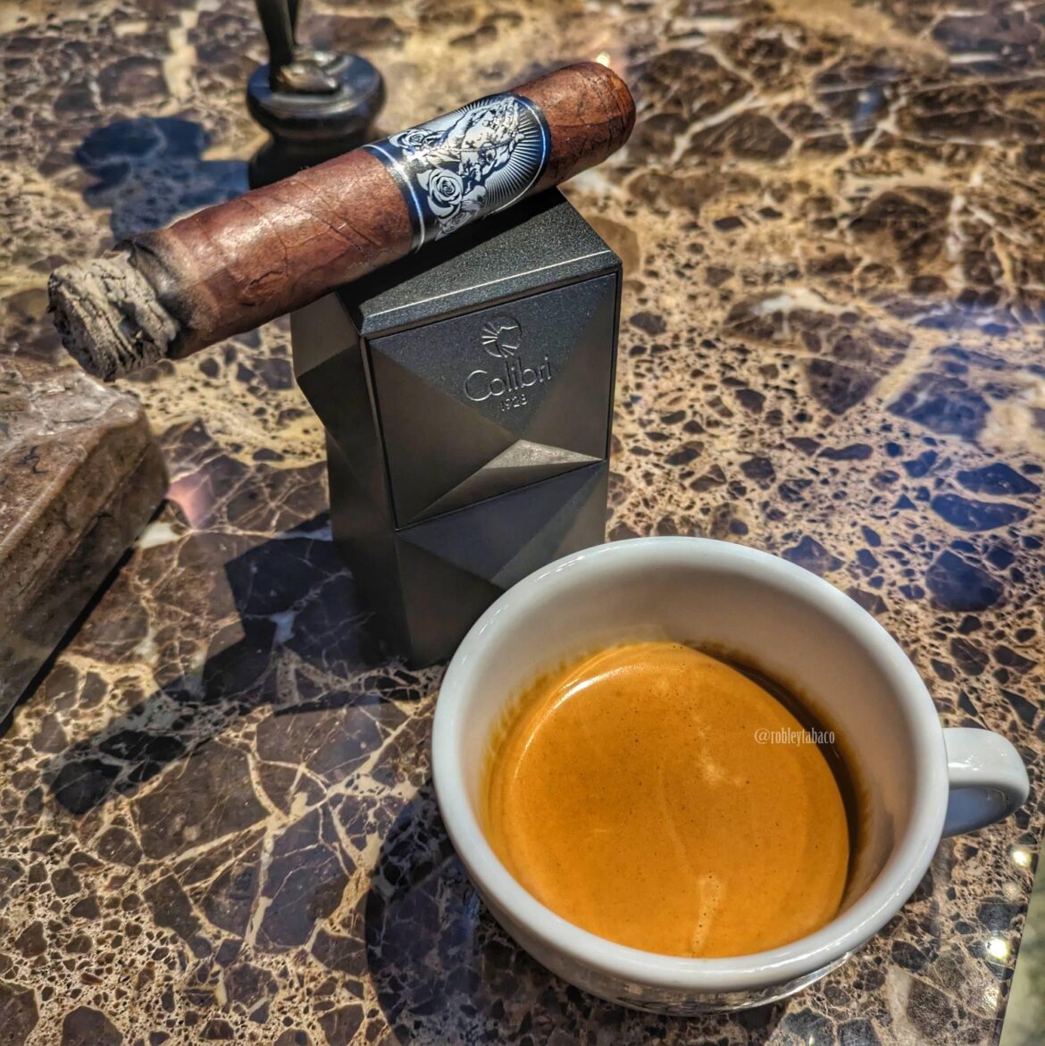 Great crema on this one, paired with a very nice cigar