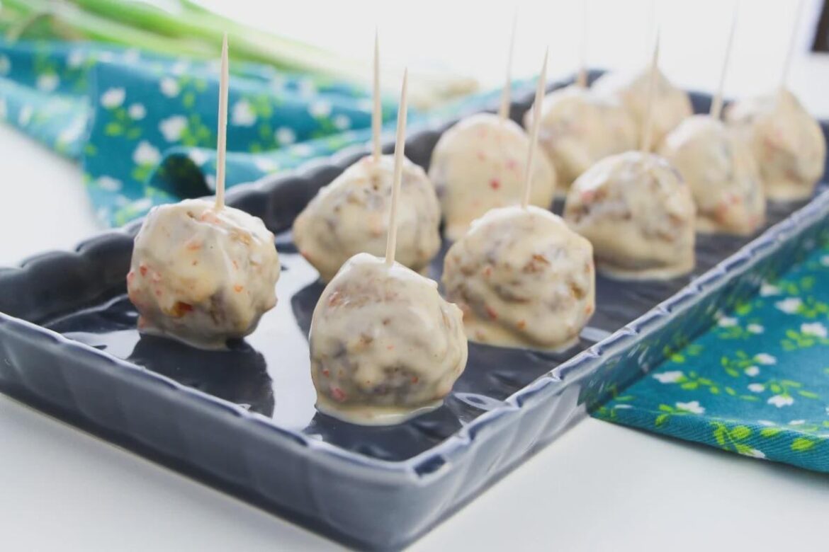 Meatball Party Appetizer: Easy Sweet & Spicy Bang Bang Meatballs