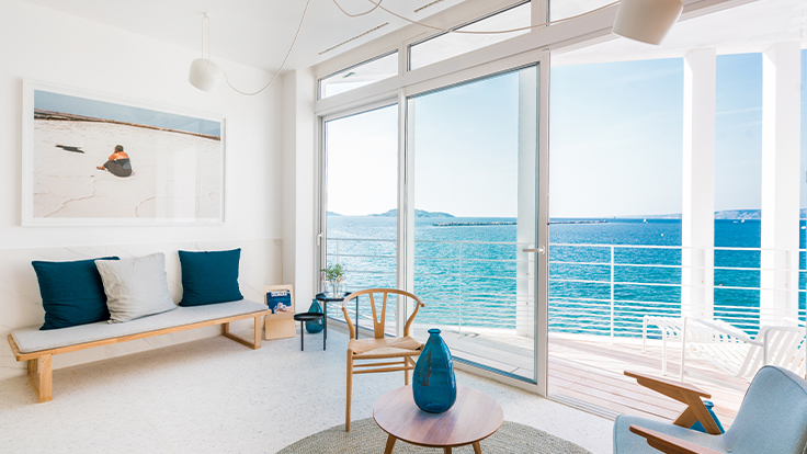 The spectacular sea view at Les Bords de Mer. © Clément Sirdey