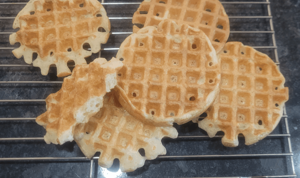 229 cals/ 27g protein (yes, all of em) 3 ingredients!