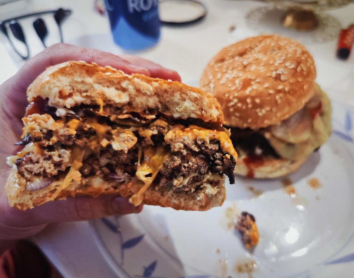 Say Aaaaah. Triple smash, to the face.