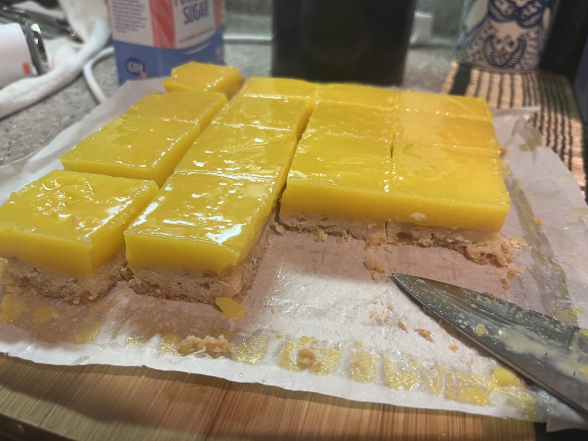 sad sunny lemon bars :( sad sunny lemon bars :(
