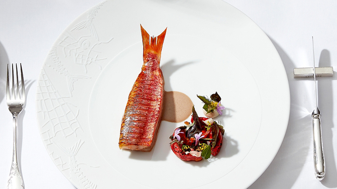 The Mediterranean rouget is a rainbow of flavors. (©Thomas Dhellemmes / Épicure)
