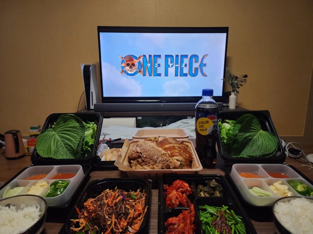 Jokbal and One Piece in Korea!