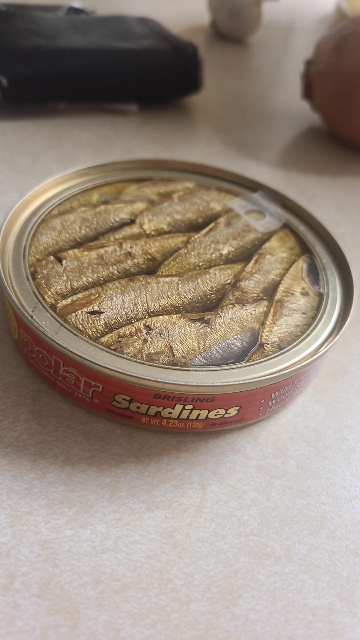 My train hopping buddy stopped by and forgot his dines here. He said I can keep them. Did I luck out?