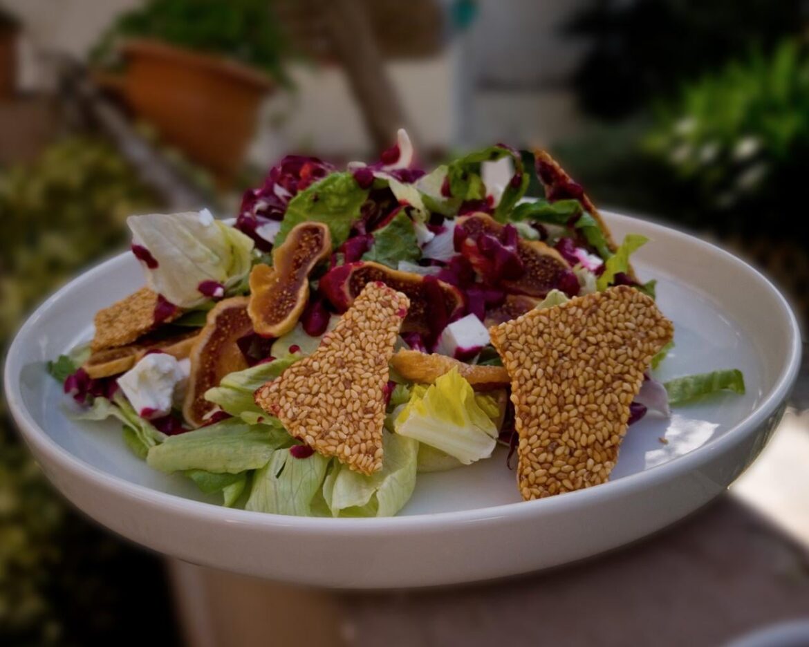 Green salad | Feta Cheese | Sesame Brittle | Dried Figs | Beetroot dresing