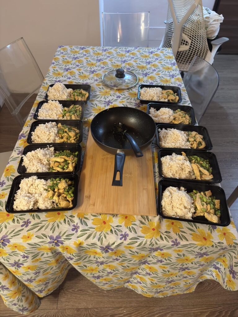 White rice with chicken, edamame and peas