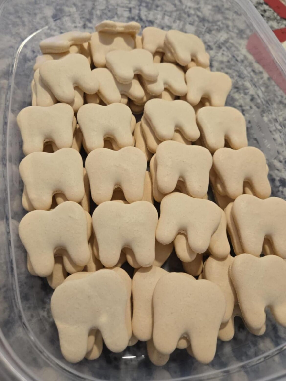 Tooth/Teeth Macarons