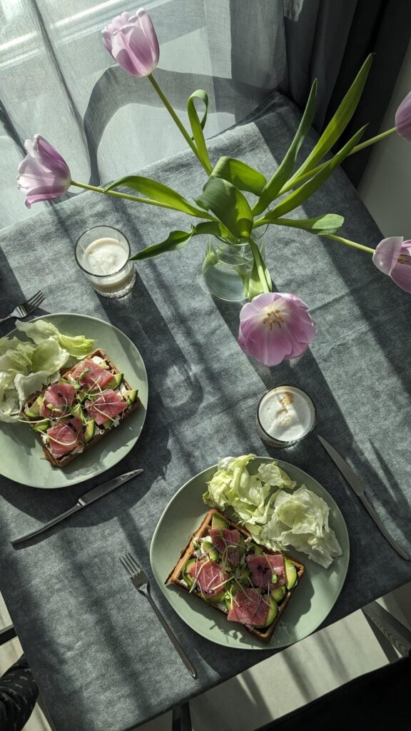 Waffle with fresh tuna 🐟