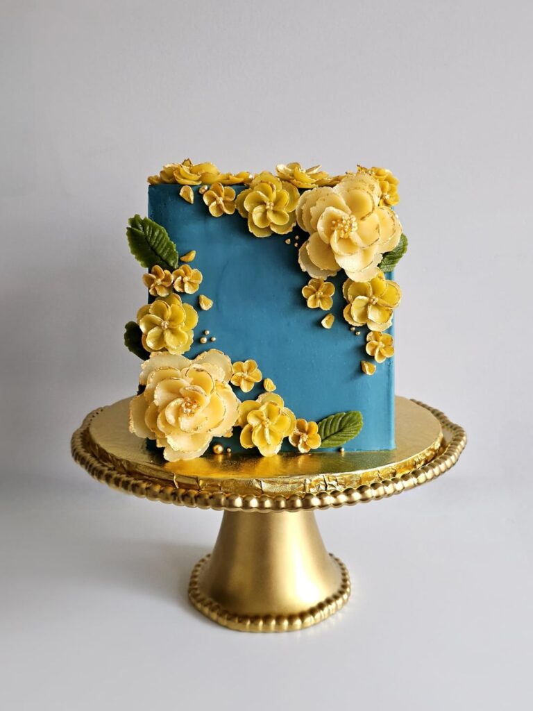 My first square cake 🟦