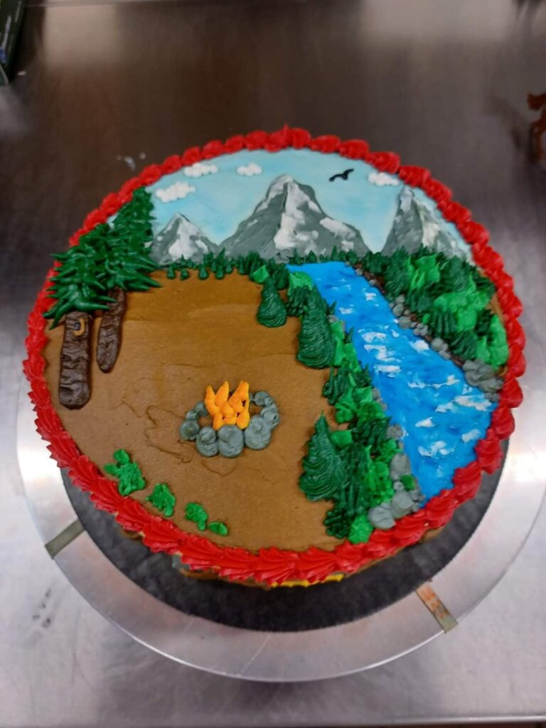 The son of my coworker loves the cowboy video game 'Red Dead Redemption', and asked for a birthday cake to be themed off of the hunting and fishing parts (at the event, they put a couple of plastic horses near the "campfire"). 100% buttercream 🤙