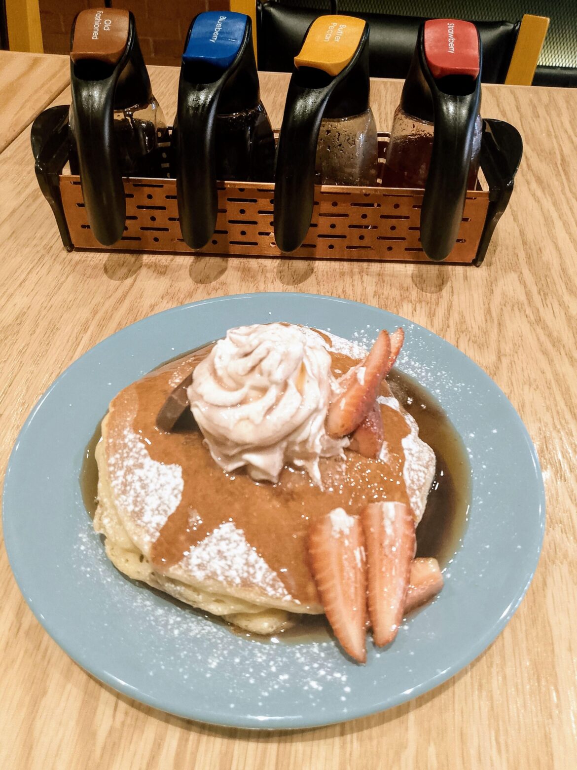 Hershey's Stuffed Pancakes at IHOP Honduras