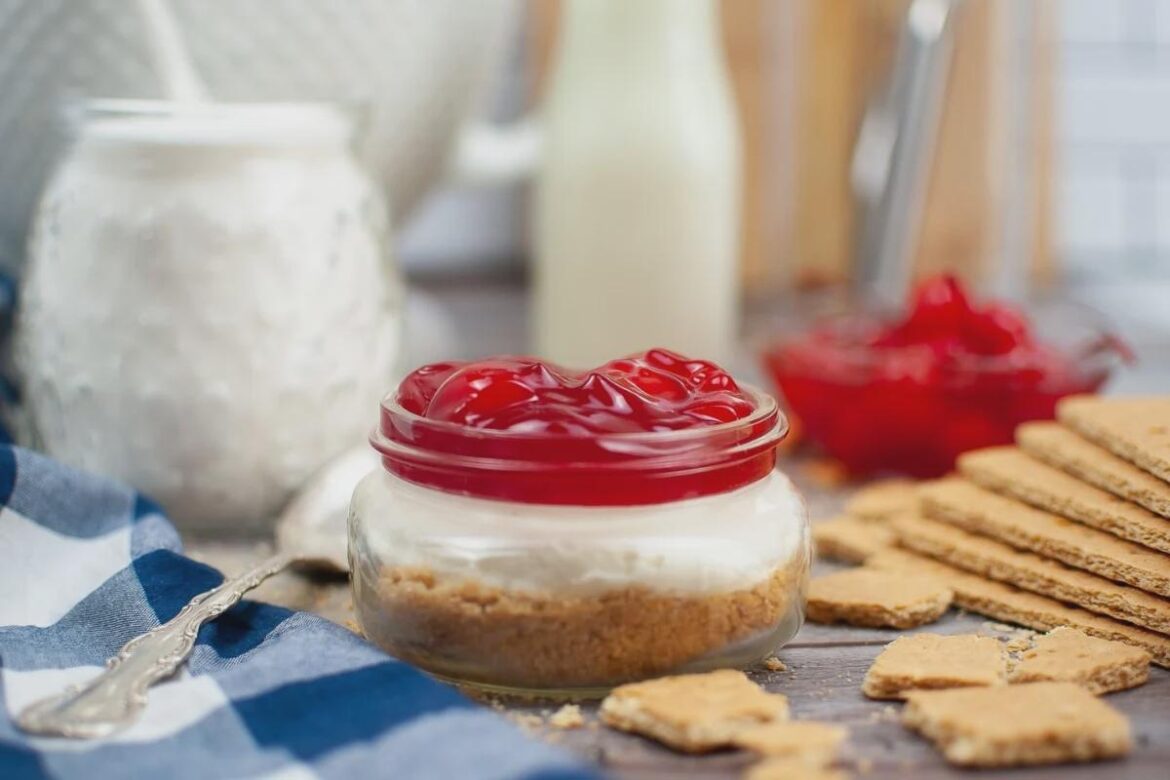 No Bake Cherry Cheesecake In A Jar