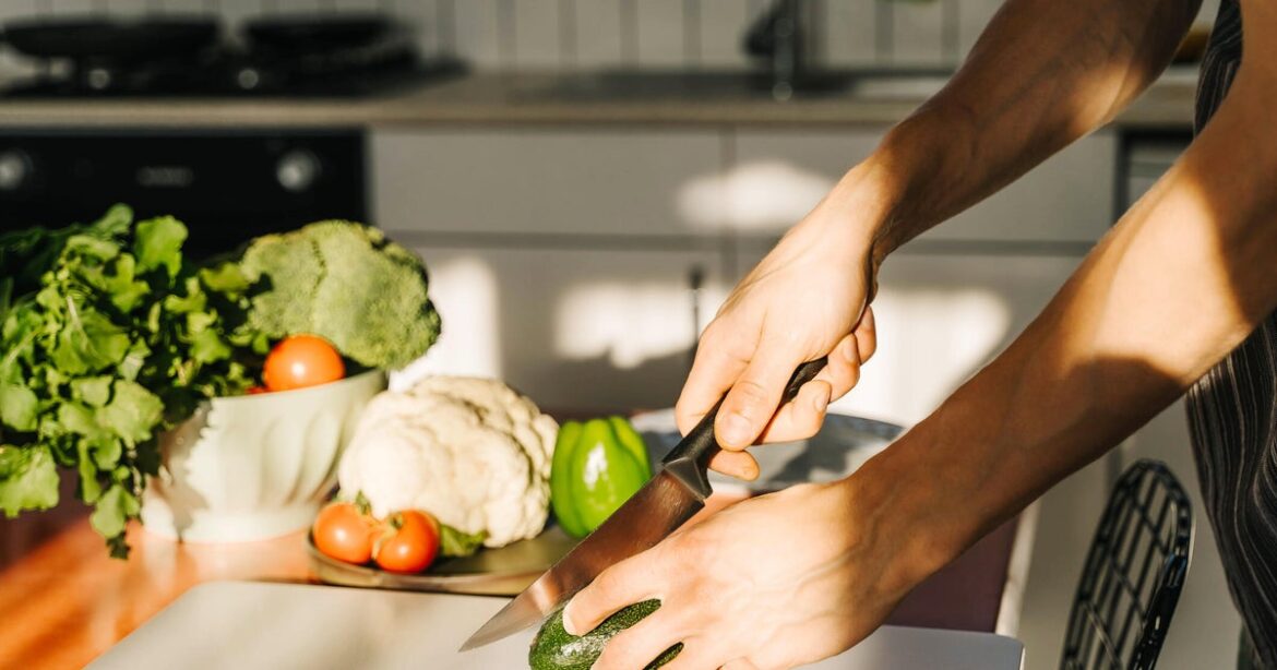 “People kibble” trend aims to simplify meal prep and nutrition. Dietitians have some thoughts. "People kibble" trend aims to simplify meal prep and nutrition. Dietitians have some thoughts.